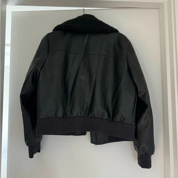 Never worn vegan black leather jacket with removable Sherpa collar - Picture 3 of 4